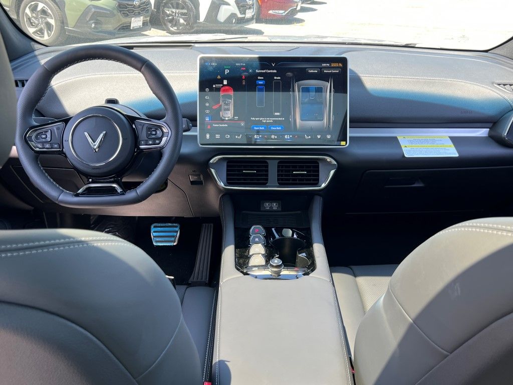 2025 VinFast VF 8 Plus - Photo 18