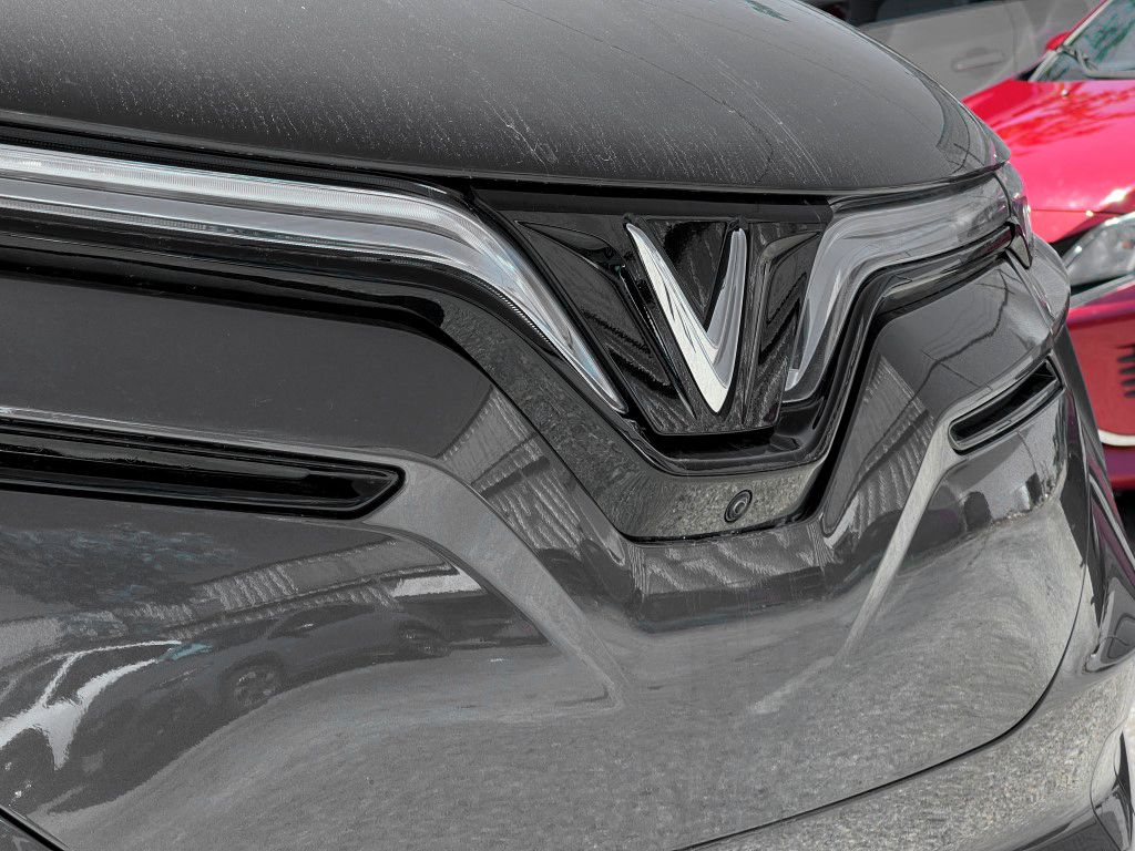 2025 Vinfast VF 8 8 photo 3