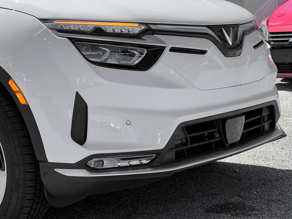 2025 Vinfast VF 8 8 photo 2