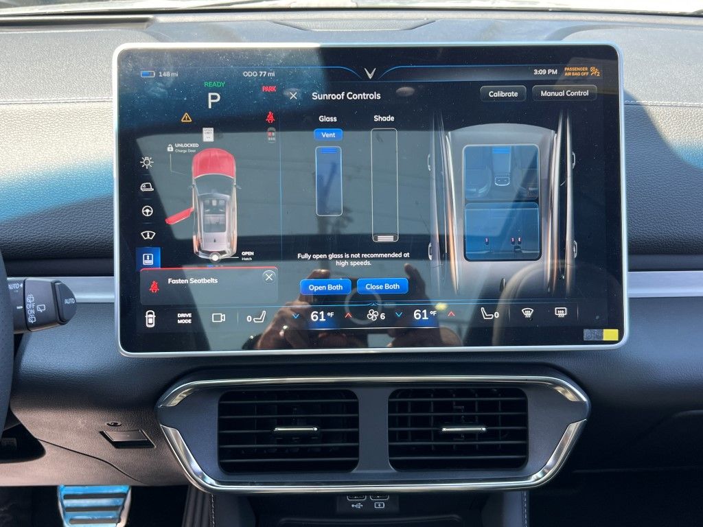 2025 VinFast VF 8 Plus - Photo 21