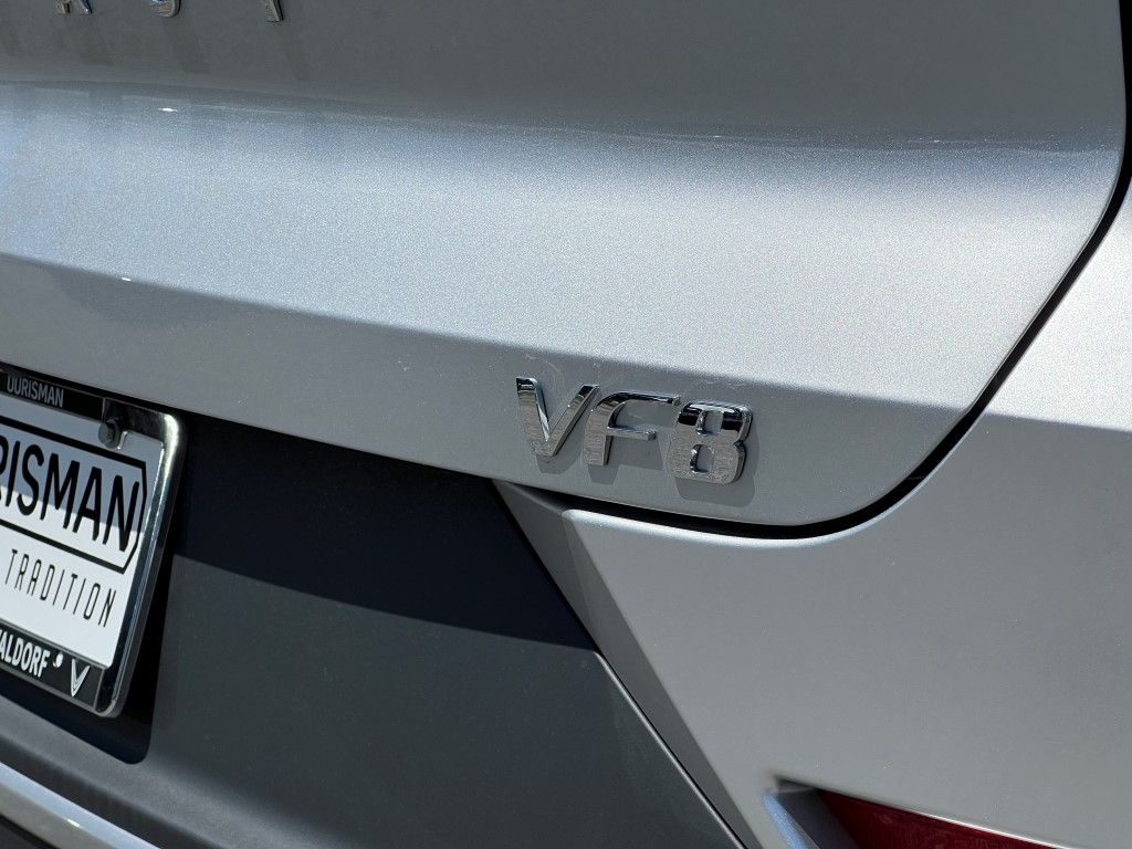 2025 VinFast VF 8 Plus - Photo 6