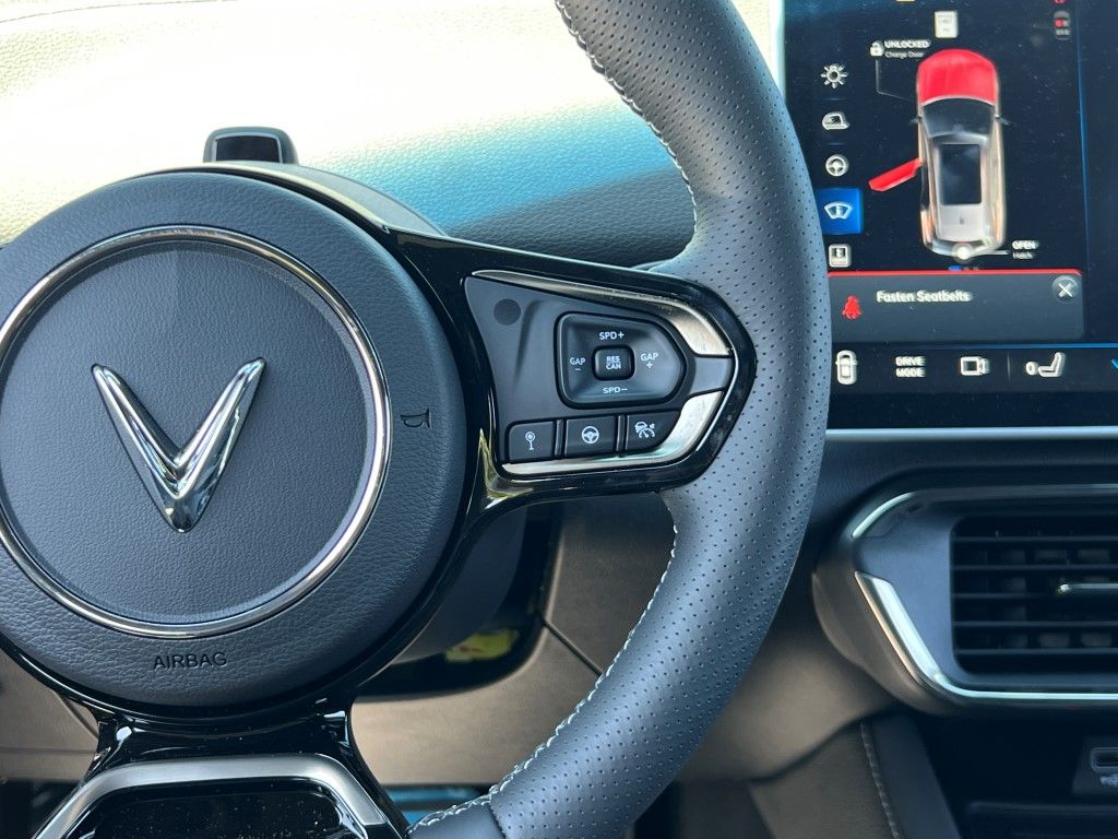 2025 VinFast VF 8 Plus - Photo 25