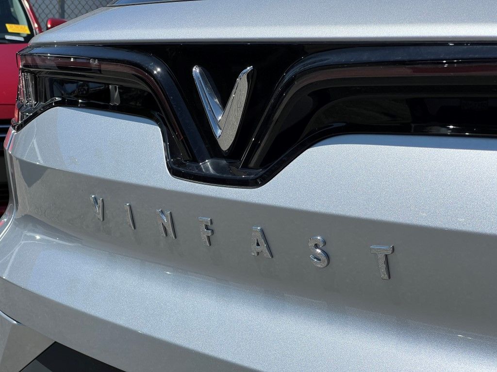 2025 VinFast VF 8 Plus - Photo 7