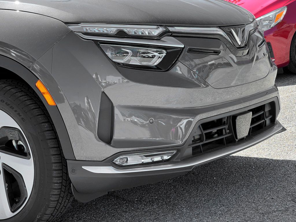 2025 Vinfast VF 8 8 photo 2