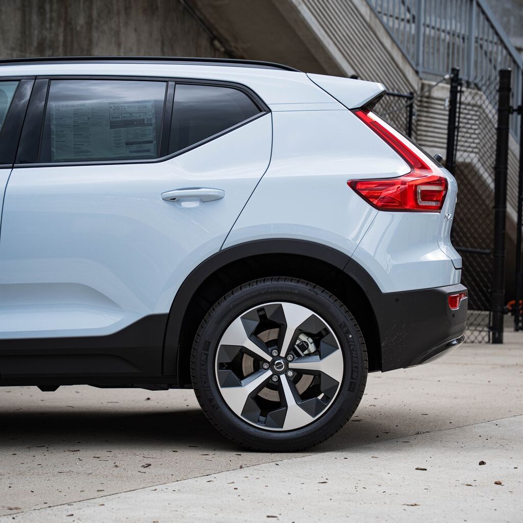New 2026 Volvo XC40 B5 Plus SUV
