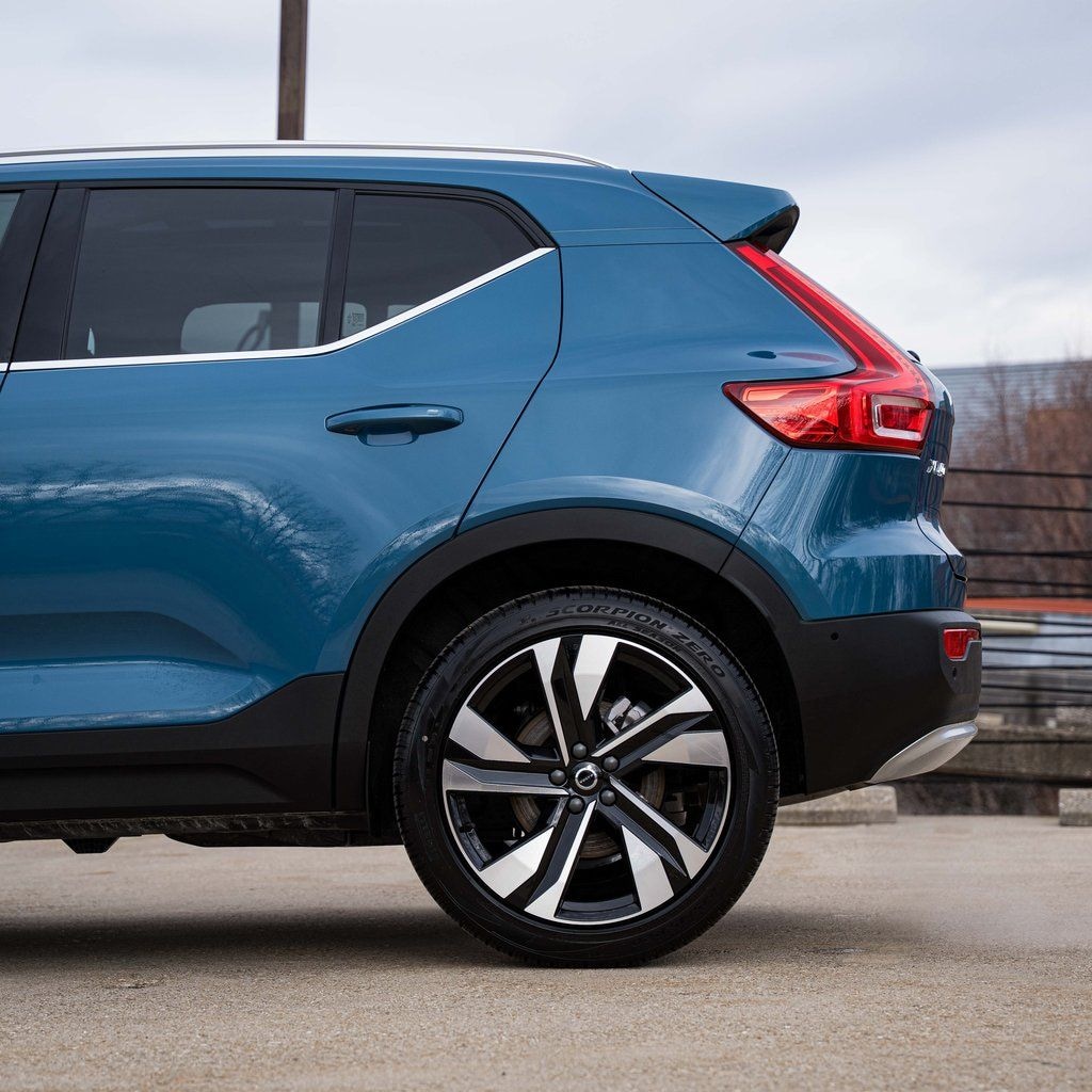 Used 2025 Volvo XC40 B5 Ultra Bright Theme SUV