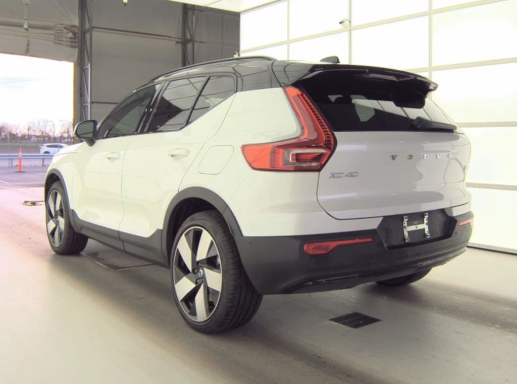 Used 2024 Volvo XC40 Recharge Pure Electric Twin Plus SUV