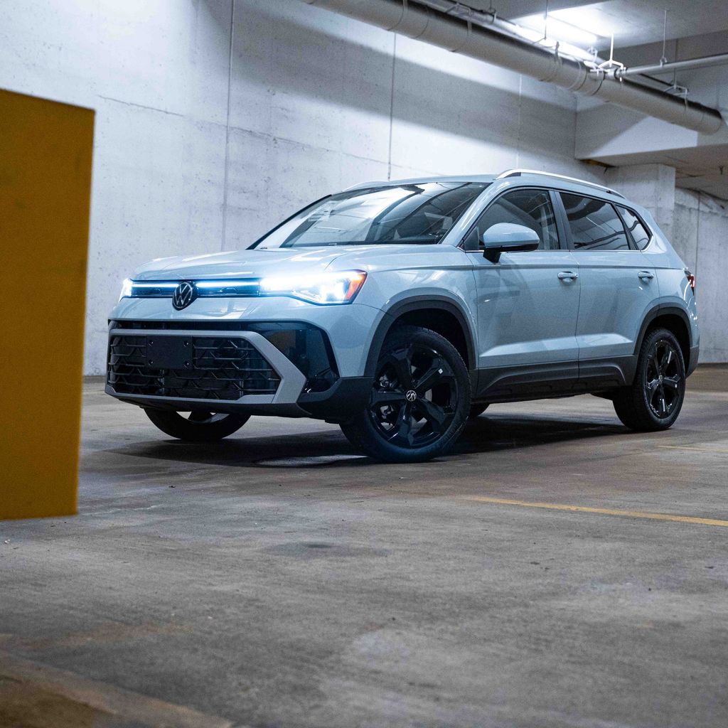 2026 Volkswagen Taos 1.5T SEL 4Motion's photo
