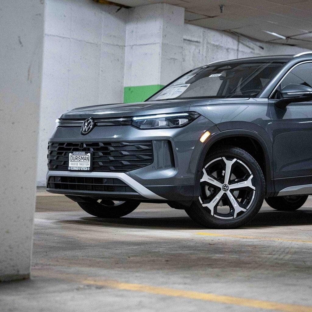 New 2026 Volkswagen Tiguan 2.0T SE SUV