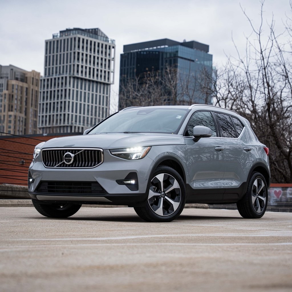 2025 Volvo XC40 Plus