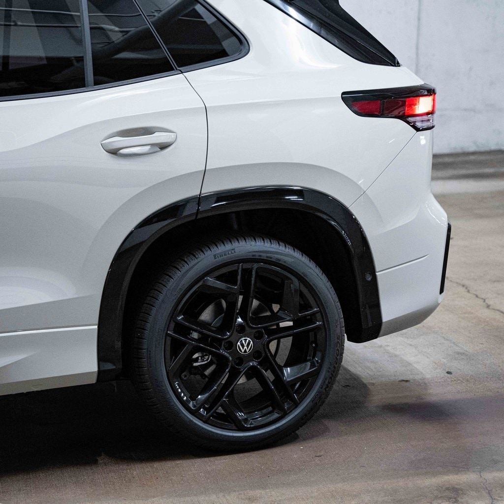 New 2025 Volkswagen Tiguan 2.0T SE R-Line Black SUV