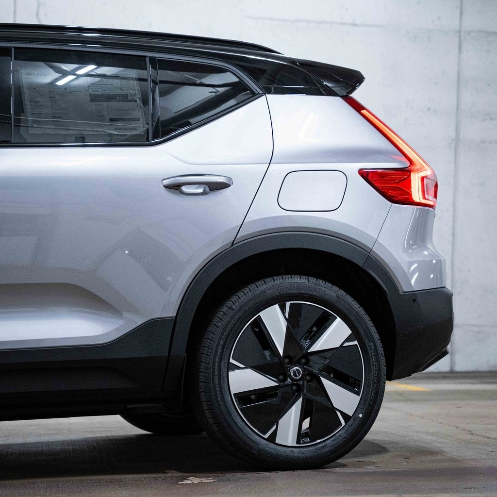 New 2026 Volvo EX40 Twin Motor Plus SUV