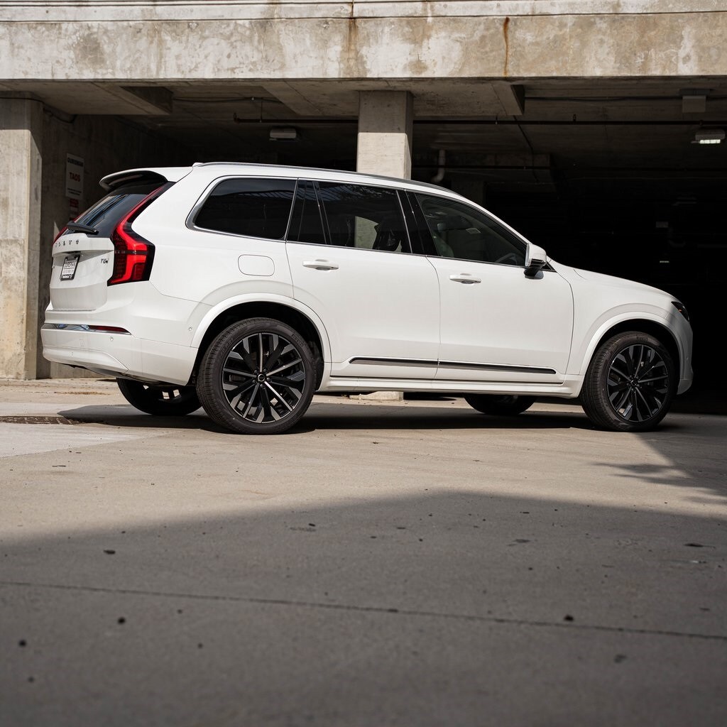 New 2025 Volvo XC90 plug-in hybrid T8 (2025.5) Ultra 7-Seater SUV