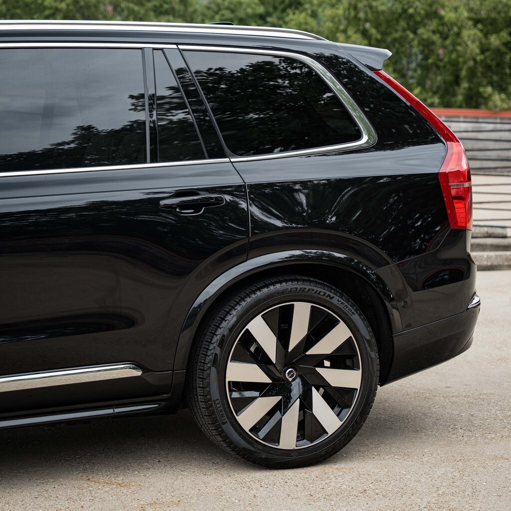 2023 Volvo XC90 Recharge Ultimate photo 3