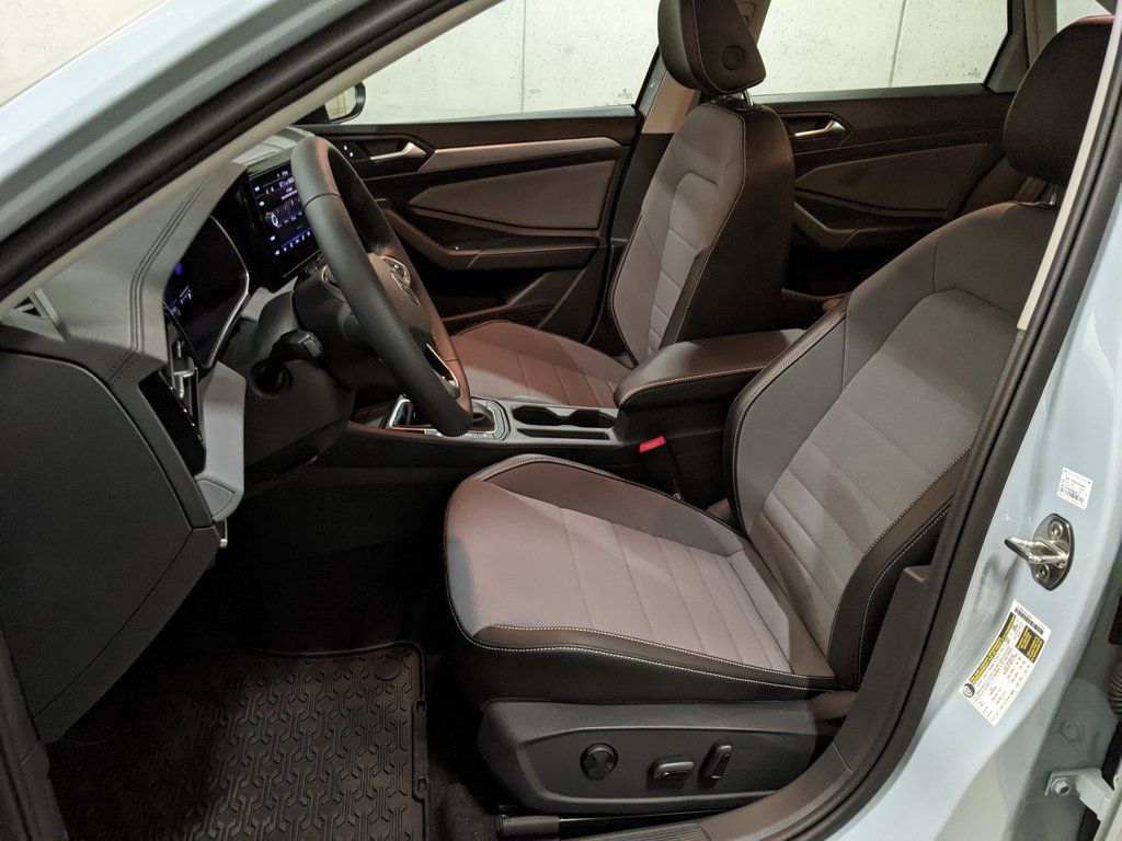 2026 Volkswagen Jetta SE - Photo 12