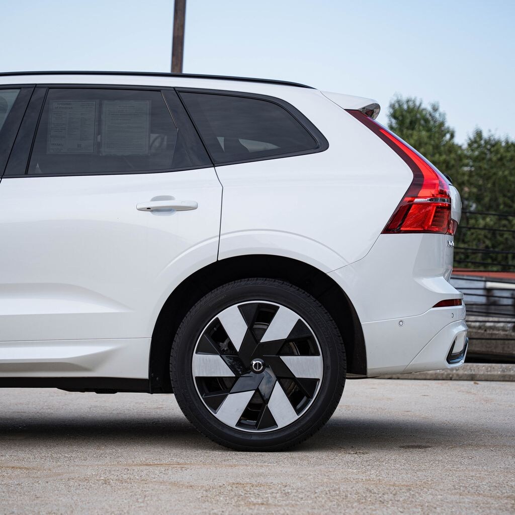 Used 2024 Volvo XC60 plug-in hybrid T8 Plus Dark Theme SUV