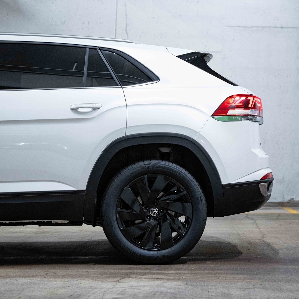 New 2026 Volkswagen Atlas Cross Sport 2.0T SE w/Technology SUV