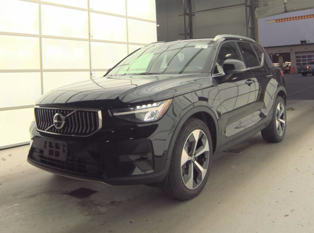 Used 2023 Volvo XC40 B4 Plus Bright Theme SUV