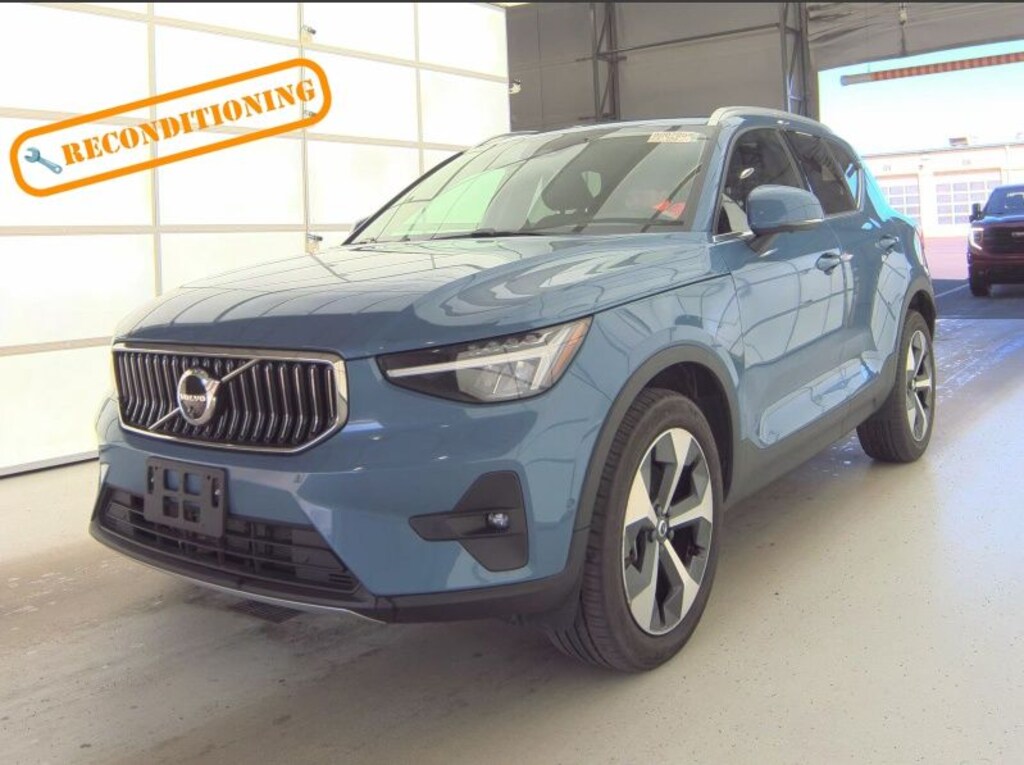 Used 2024 Volvo XC40 B5 Plus Bright Theme SUV