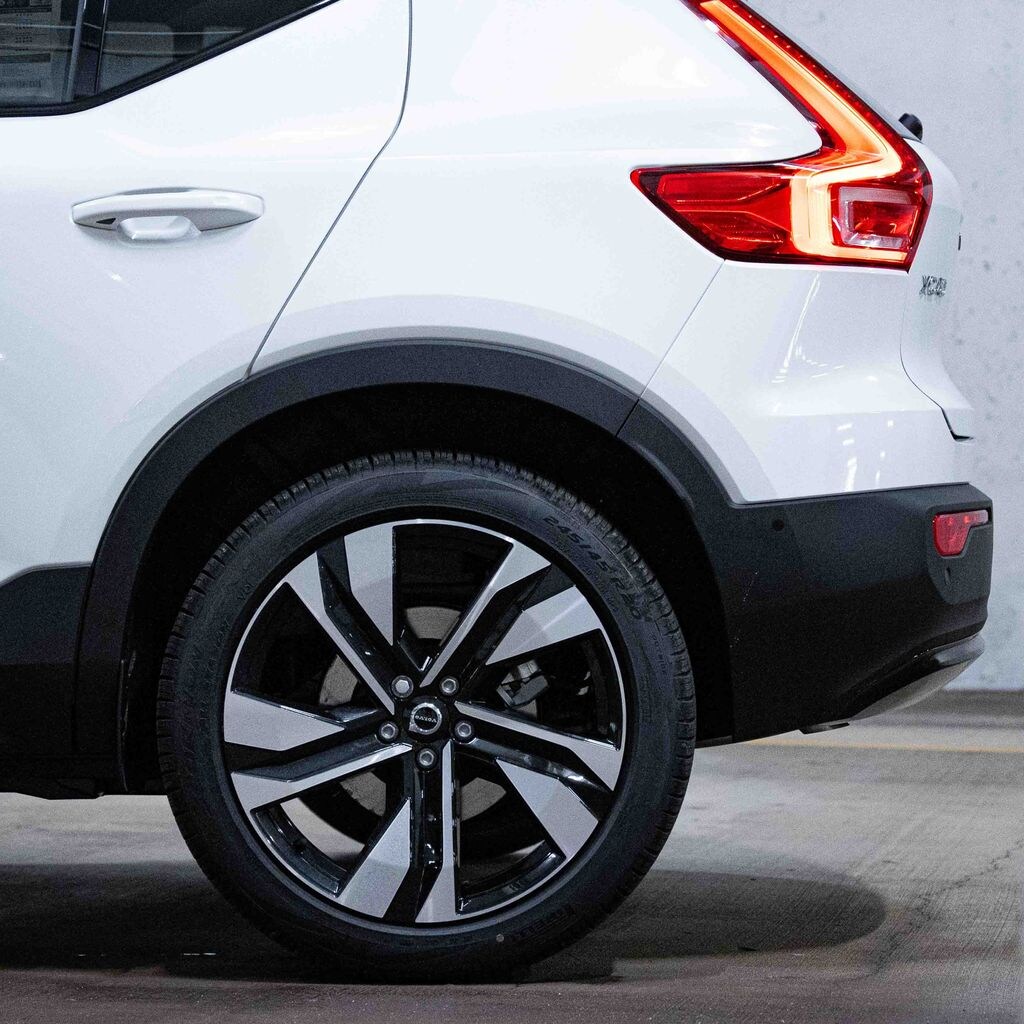 New 2026 Volvo XC40 B5 Plus SUV