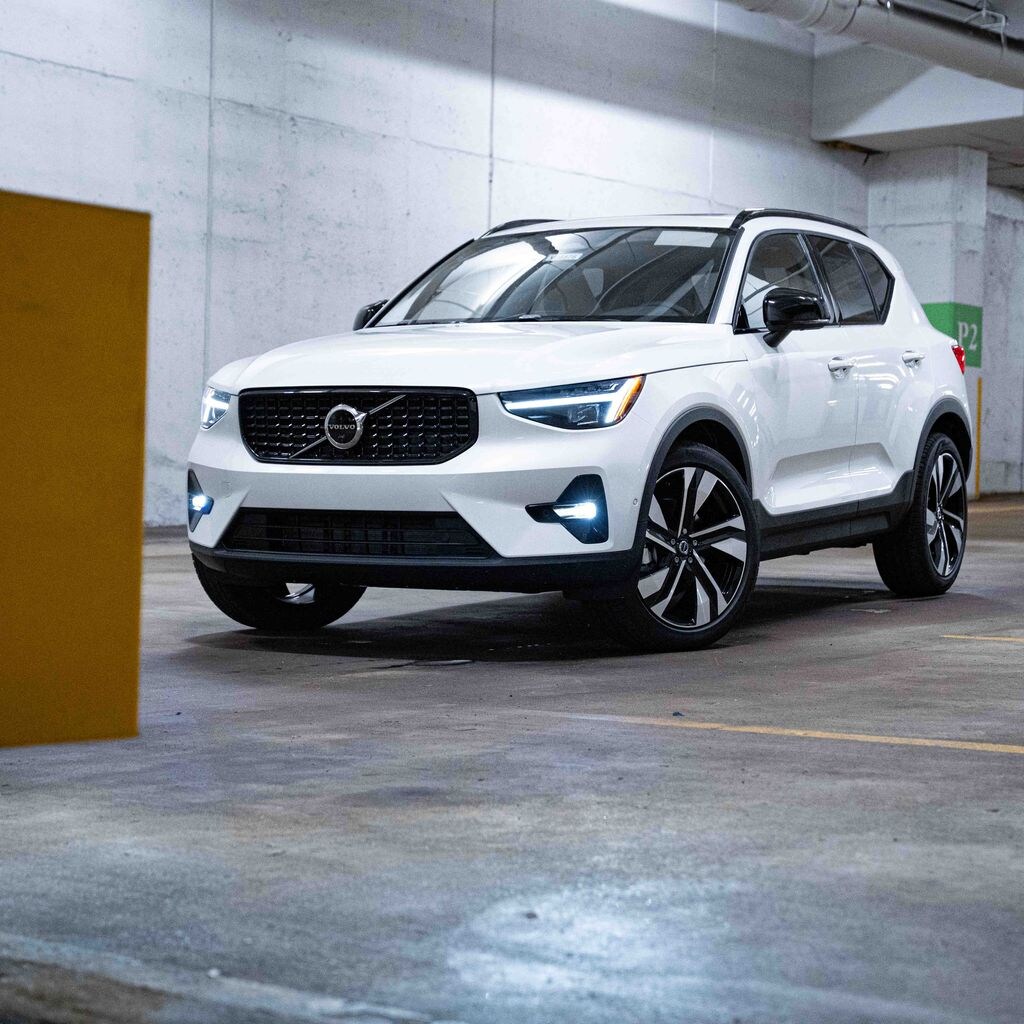 New 2026 Volvo XC40 B5 Plus SUV
