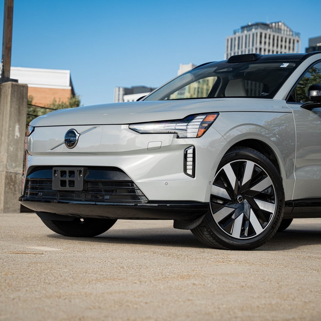 2025 Volvo EX90 Twin Motor Ultra photo 2