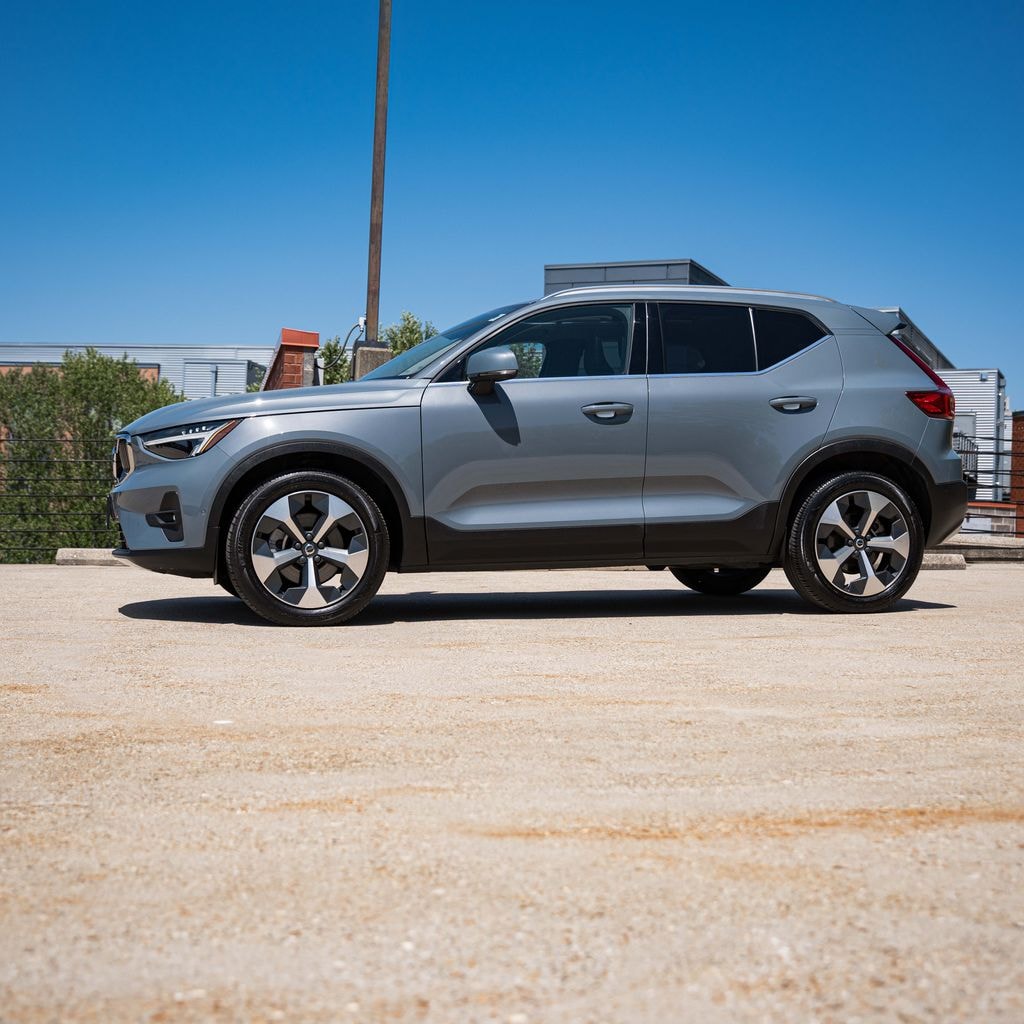 Used 2023 Volvo XC40 B5 Plus Bright Theme SUV