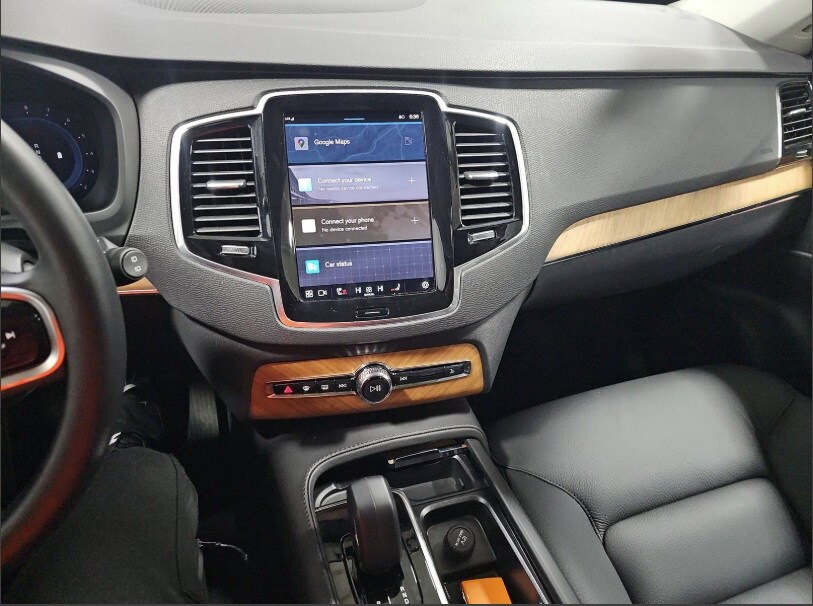 2025 Volvo XC90 B5 Plus photo 3