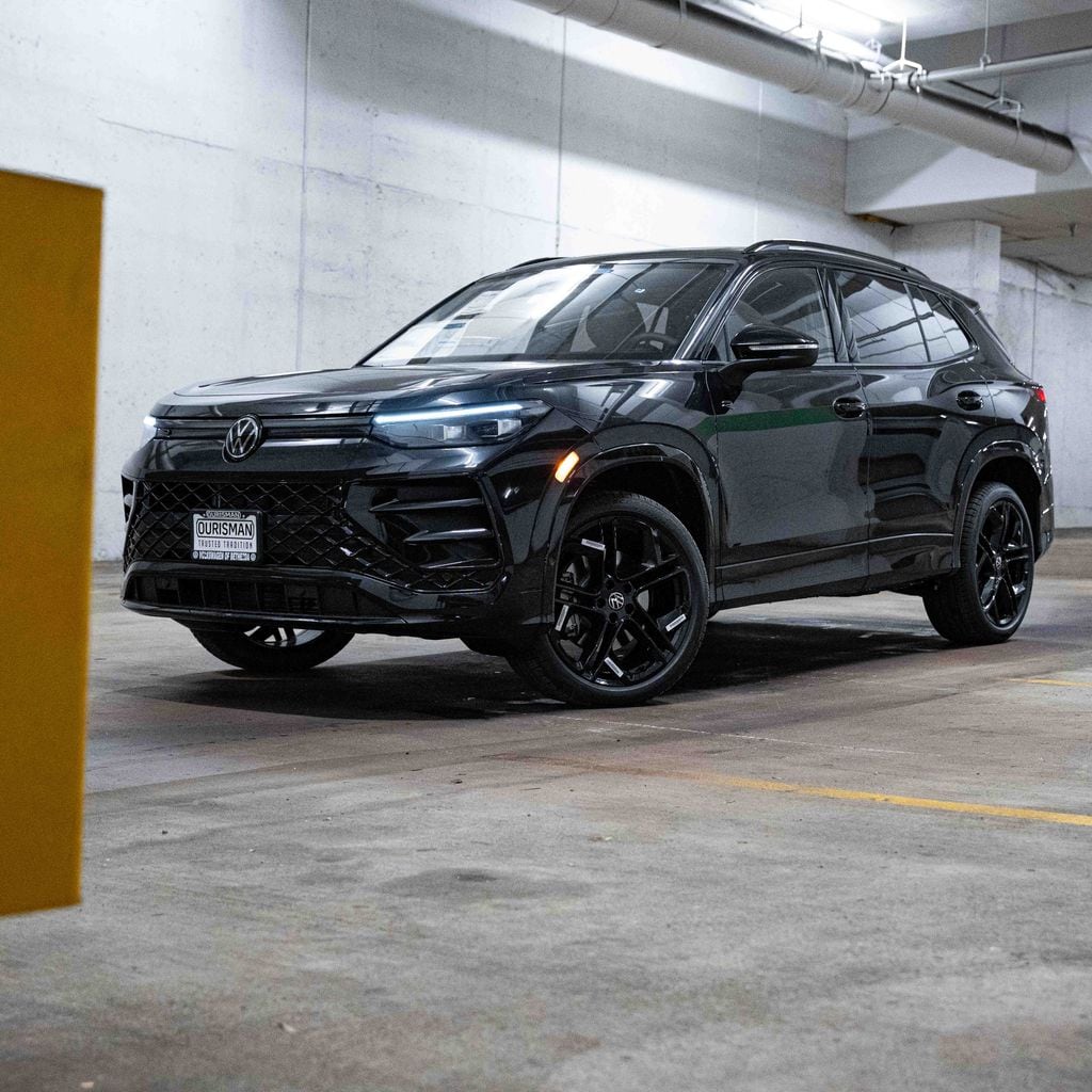 New 2026 Volkswagen Tiguan 2.0T SE R-Line Black SUV