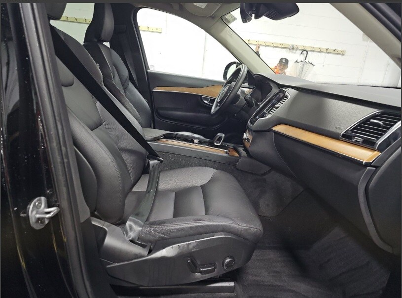 2024 Volvo XC90 B5 Plus photo 4