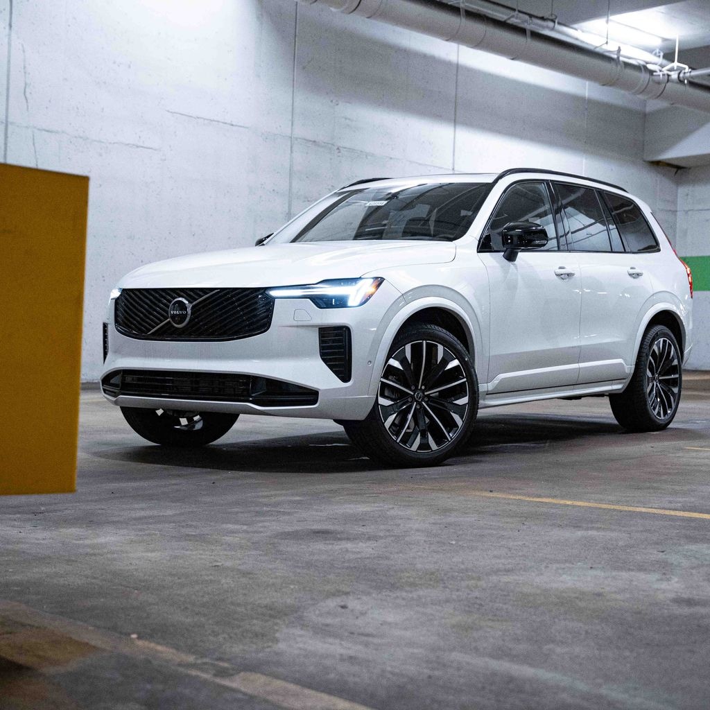 New 2026 Volvo XC90 B6 Ultra Dark Theme 7-Seater SUV