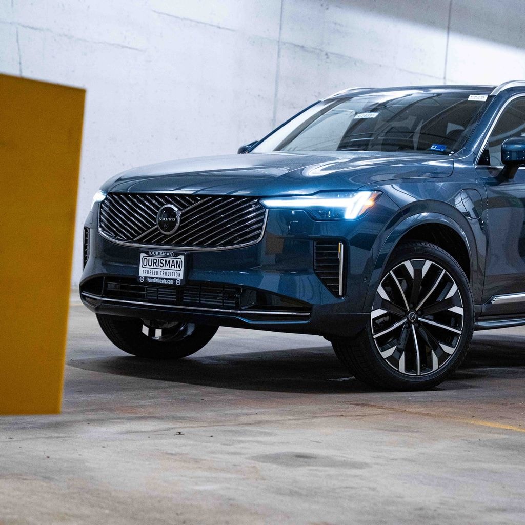 New 2026 Volvo XC90 plug-in hybrid T8 Plus 7-Seater SUV