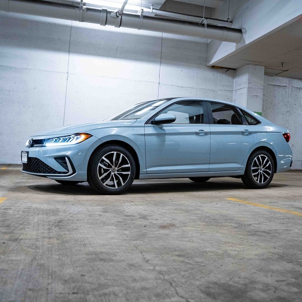 2026 Volkswagen Jetta 1.5T SE photo 3