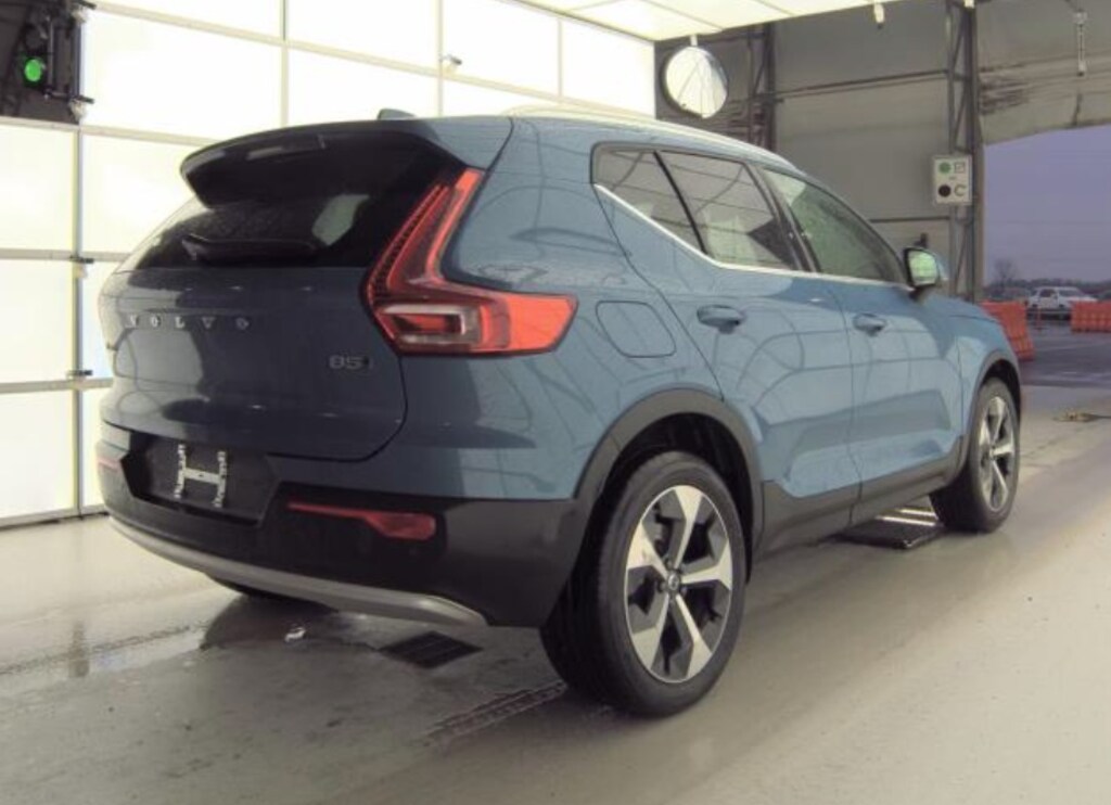 Used 2025 Volvo XC40 B5 Plus Bright Theme SUV