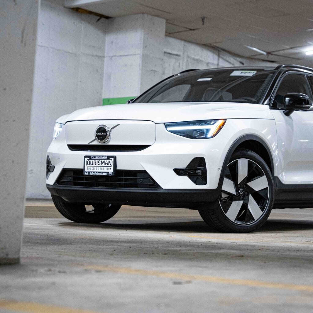 New 2026 Volvo EX40 Single Motor Extended Range Plus SUV