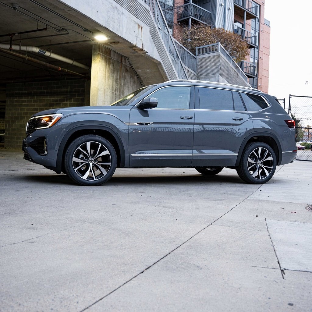 New 2026 Volkswagen Atlas 2.0T SEL Premium R-Line SUV