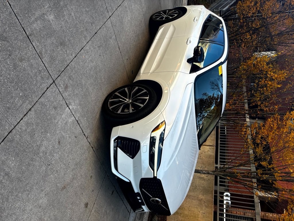 2023 Volvo XC60 Plus's photo