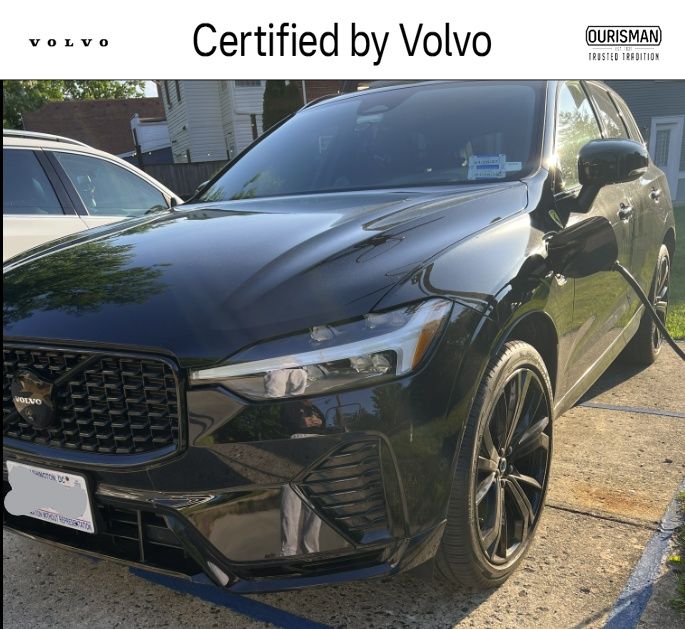 2024 Volvo XC60 T8 Ultimate Black Edition Theme AWD's photo