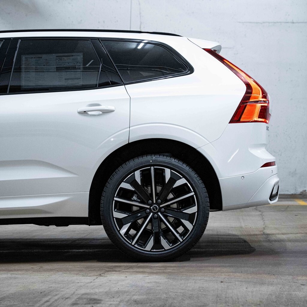 New 2026 Volvo XC60 B5 Ultra SUV