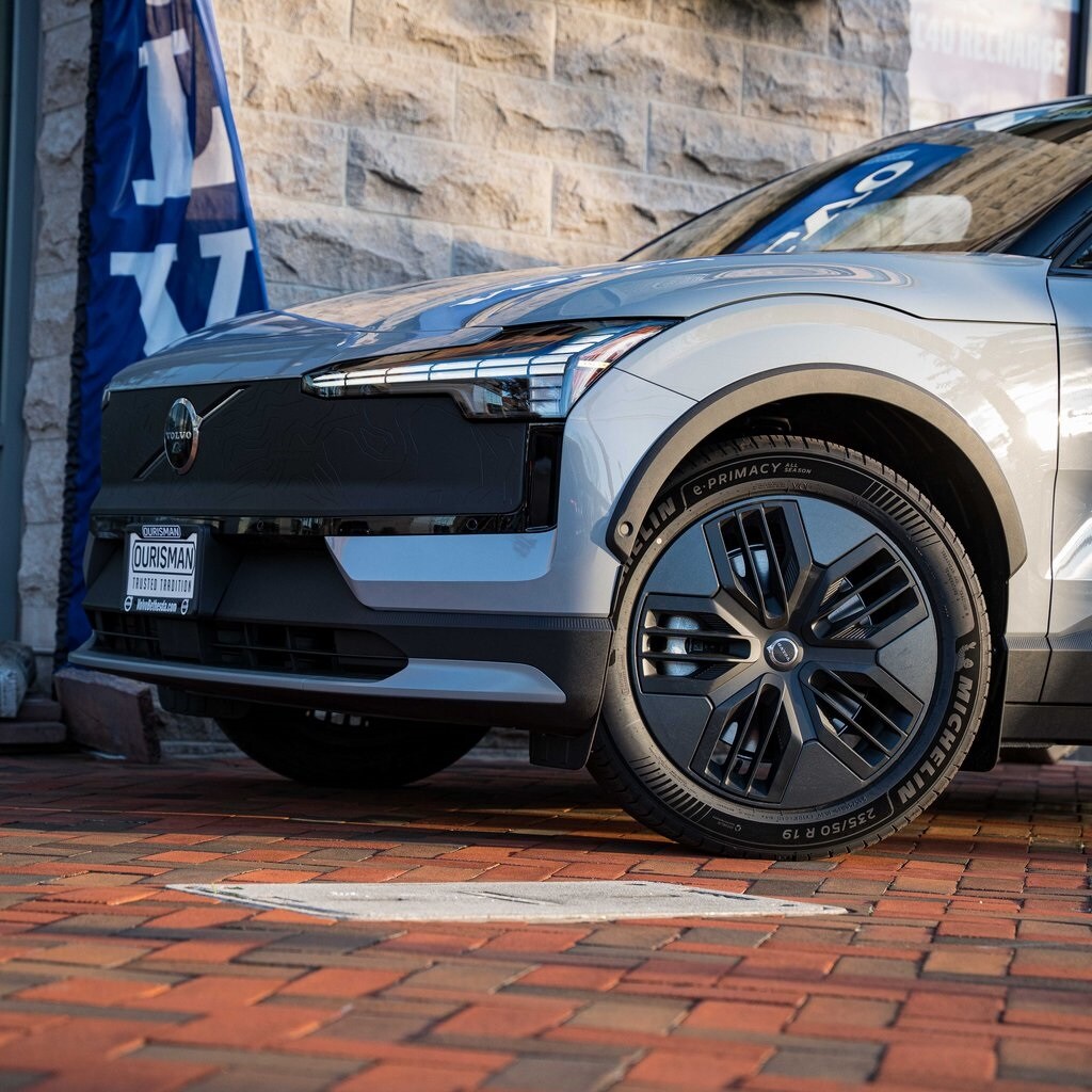 New 2026 Volvo EX30 Twin Motor Cross Country Ultra SUV