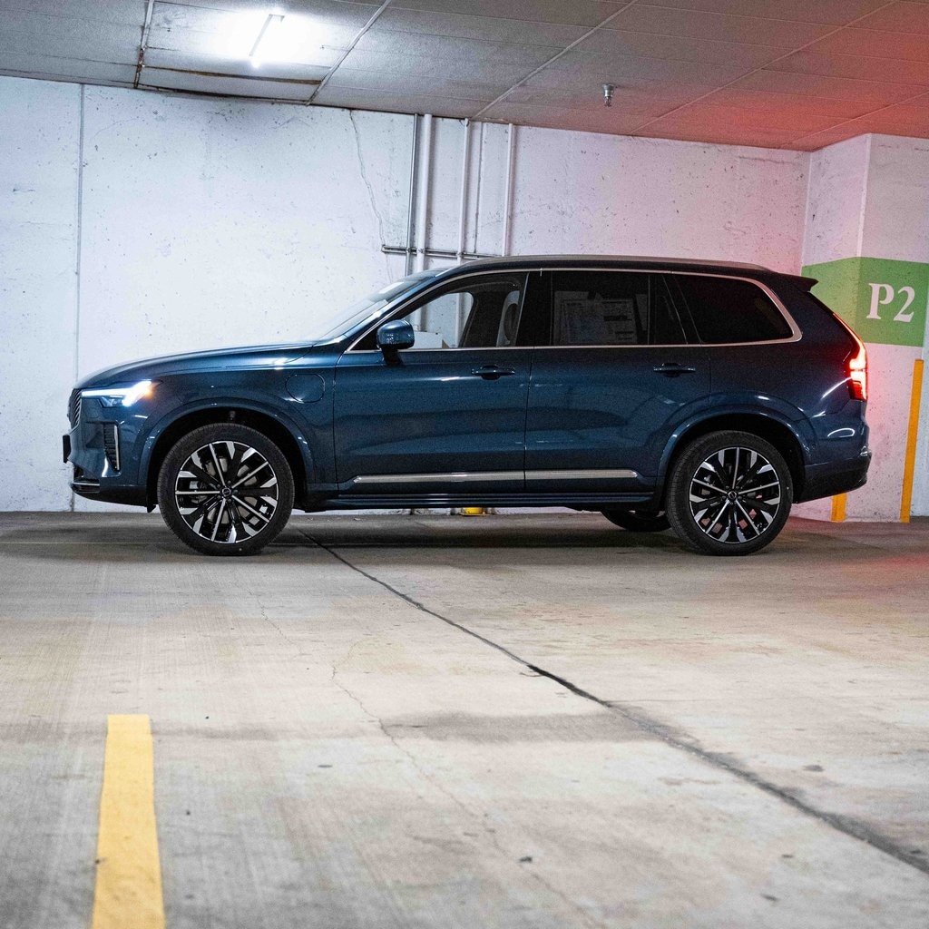 New 2025 Volvo XC90 plug-in hybrid T8 (2025.5) Ultra 7-Seater SUV