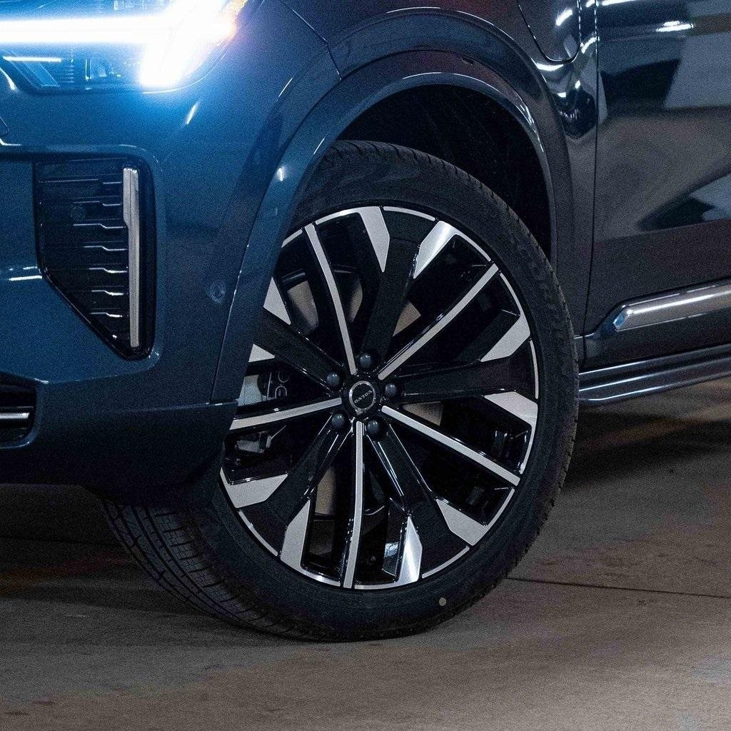 New 2025 Volvo XC90 plug-in hybrid T8 (2025.5) Ultra 7-Seater SUV