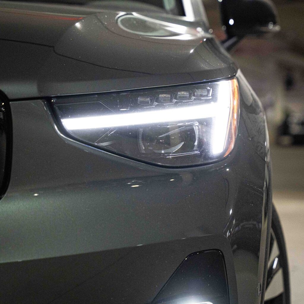 New 2026 Volvo XC40 B5 Ultra SUV