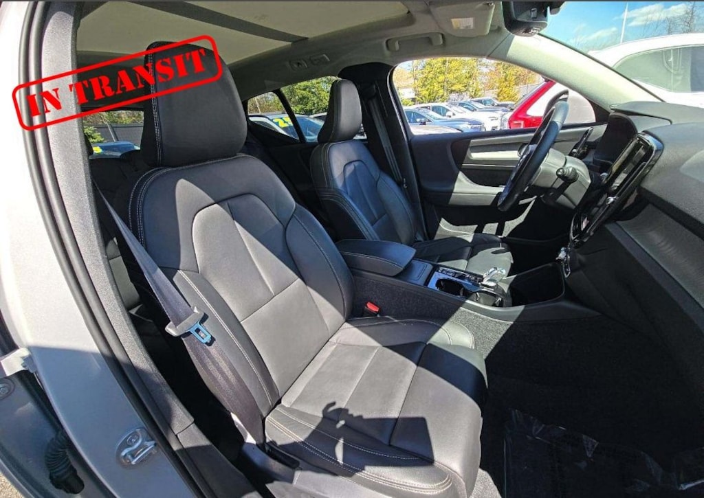 Used 2025 Volvo XC40 B5 Plus Bright Theme SUV