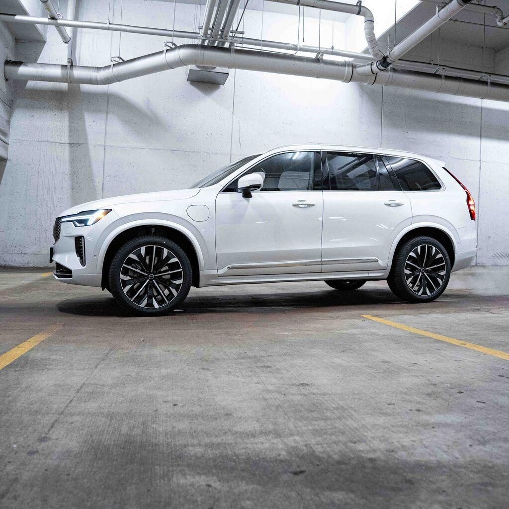 New 2026 Volvo XC90 plug-in hybrid T8 Plus 7-Seater SUV