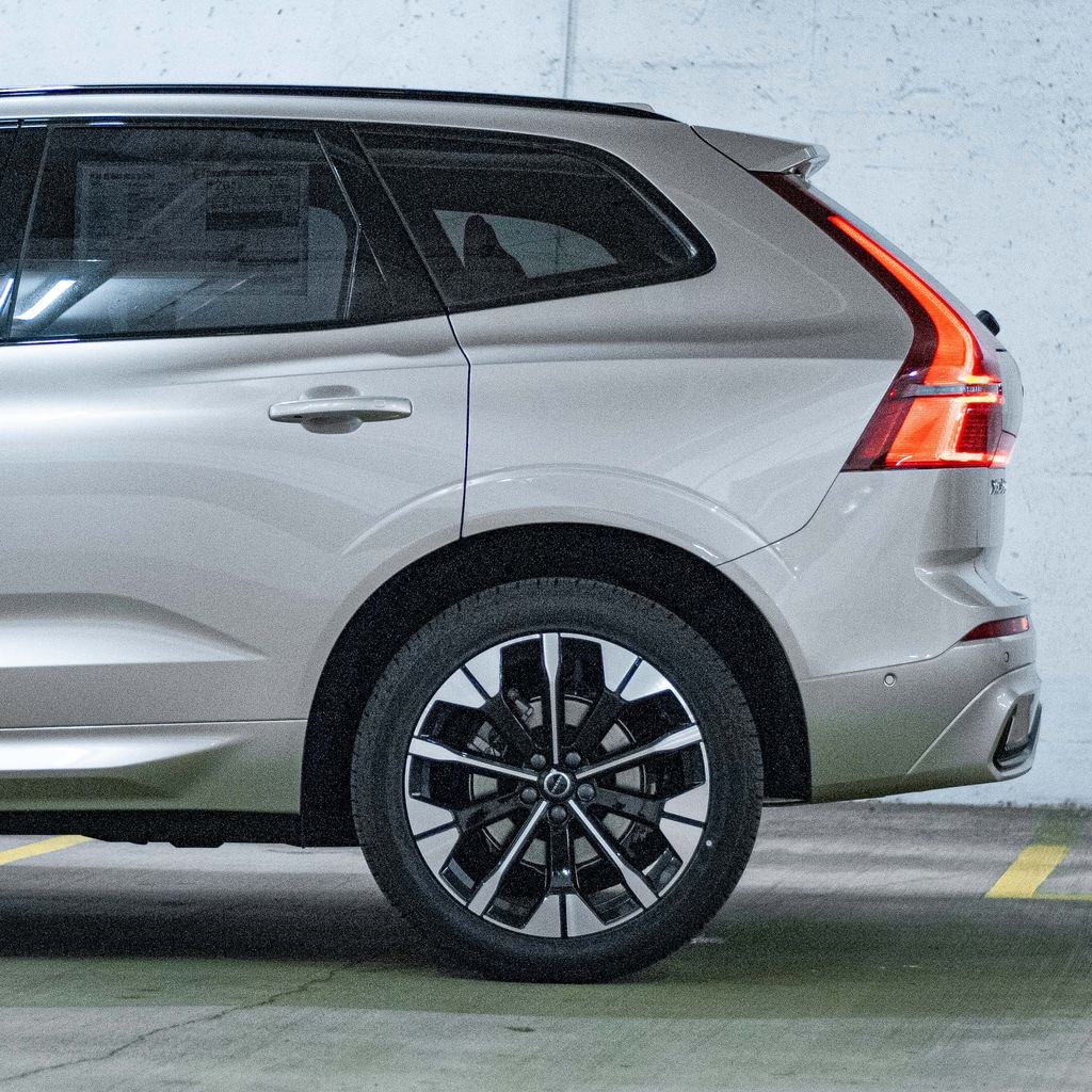 New 2026 Volvo XC60 B5 Plus SUV