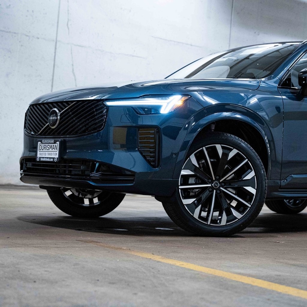 New 2026 Volvo XC90 B6 Ultra Dark Theme 7-Seater SUV