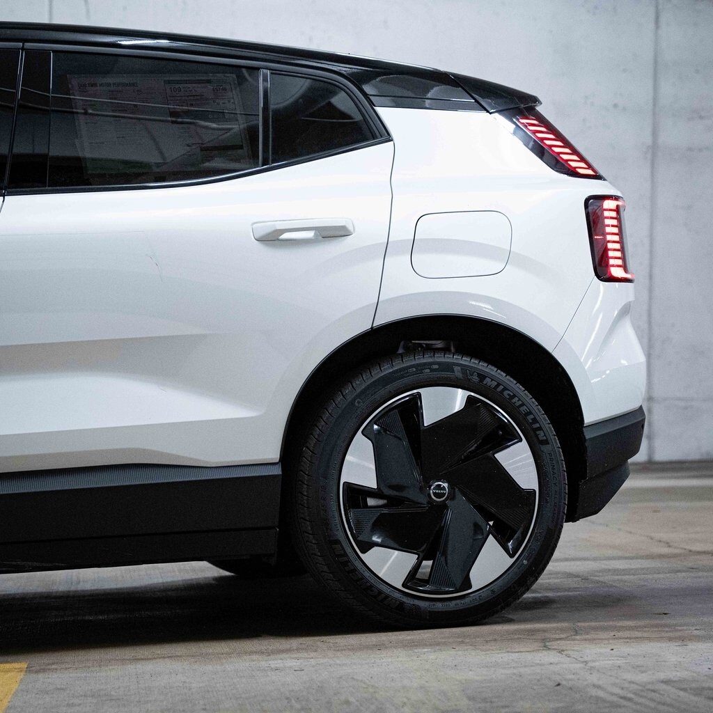 New 2025 Volvo EX30 Twin Motor Plus SUV