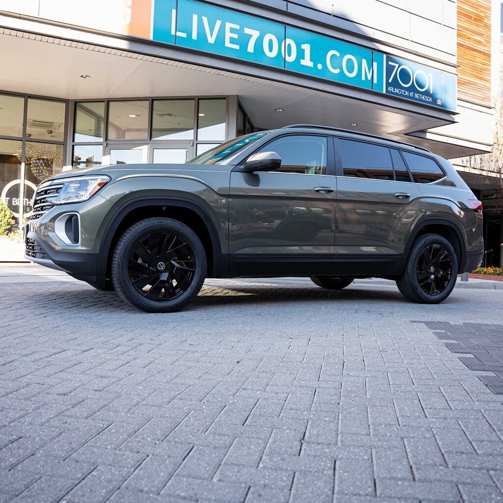 2026 Volkswagen Atlas SE Technology photo 3