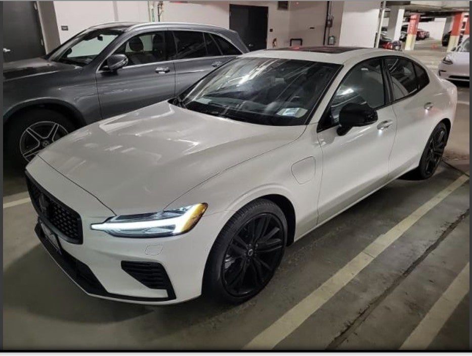 2024 Volvo S60 Ultimate's photo